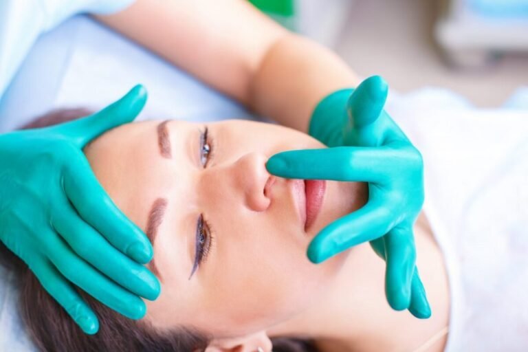 Cuánto cuesta una rinoplastia, precio en USA [2026]